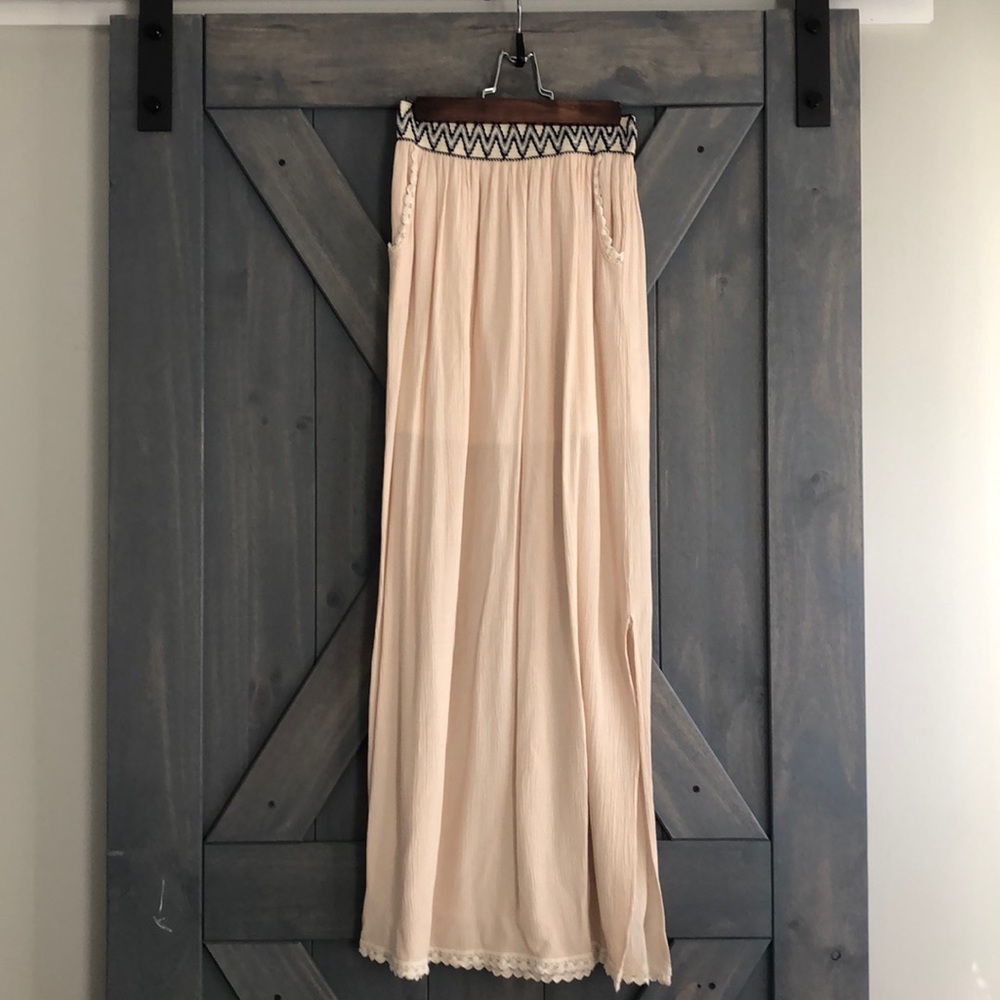 Maxi skirt with pockets!
